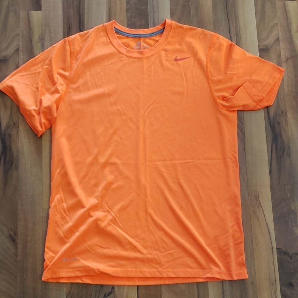 Mens nike dri-fit tee size large